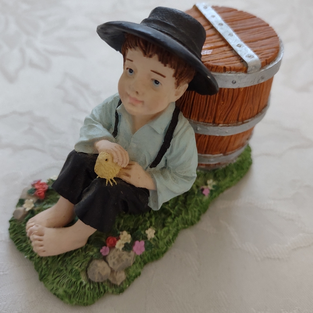 Original 1996 Series vintage Amish Country Collection Figurine